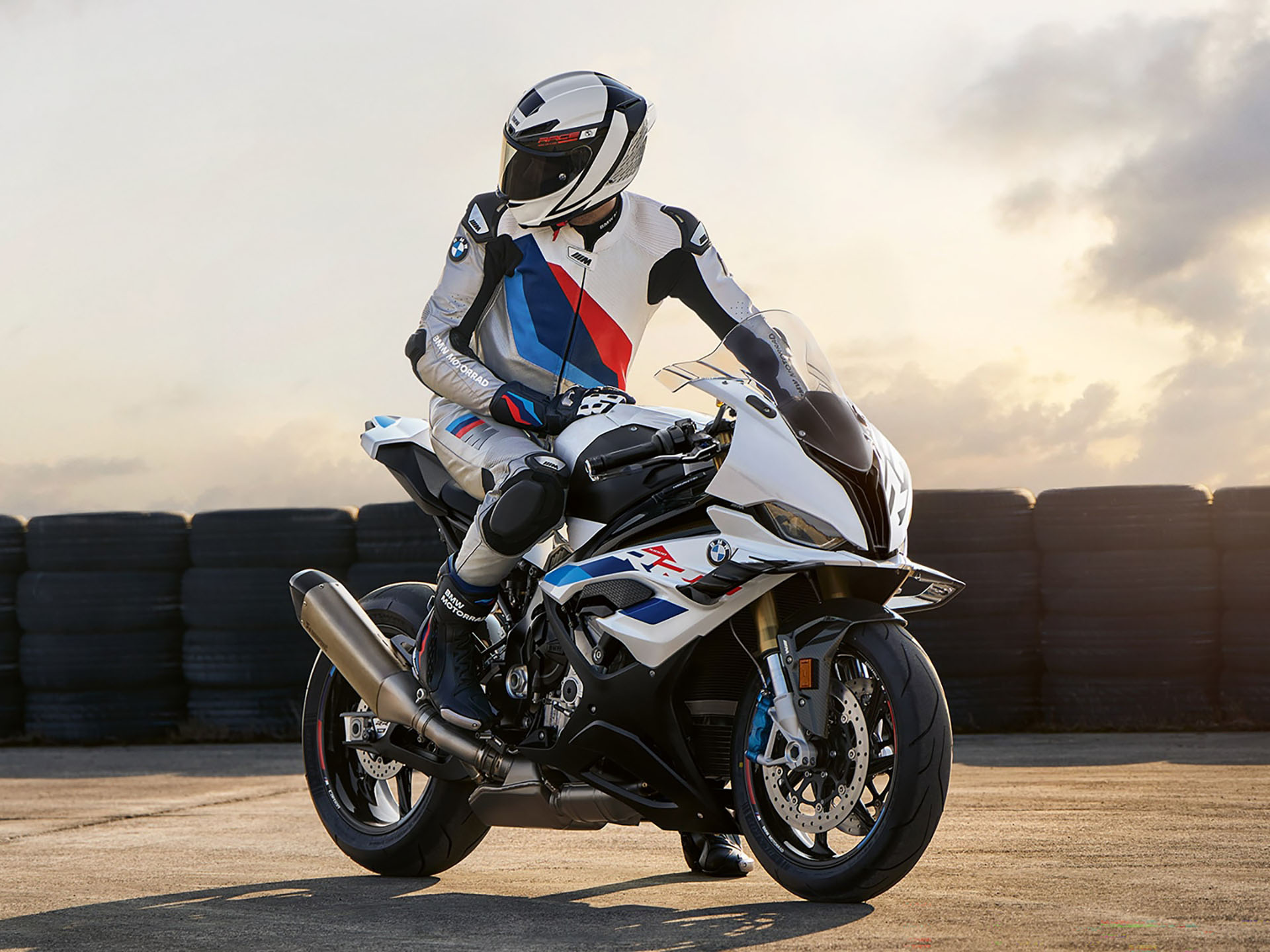 2024 BMW S - 1000 RR for sale in the Pompano Beach, FL area. Get the best drive out price on 2024 BMW S - 1000 RR and compare.