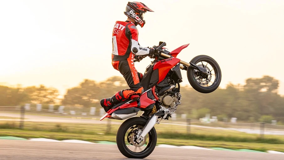 2024 Ducati Hypermotard - 698 Mono for sale in the Pompano Beach, FL area. Get the best drive out price on 2024 Ducati Hypermotard - 698 Mono and compare.