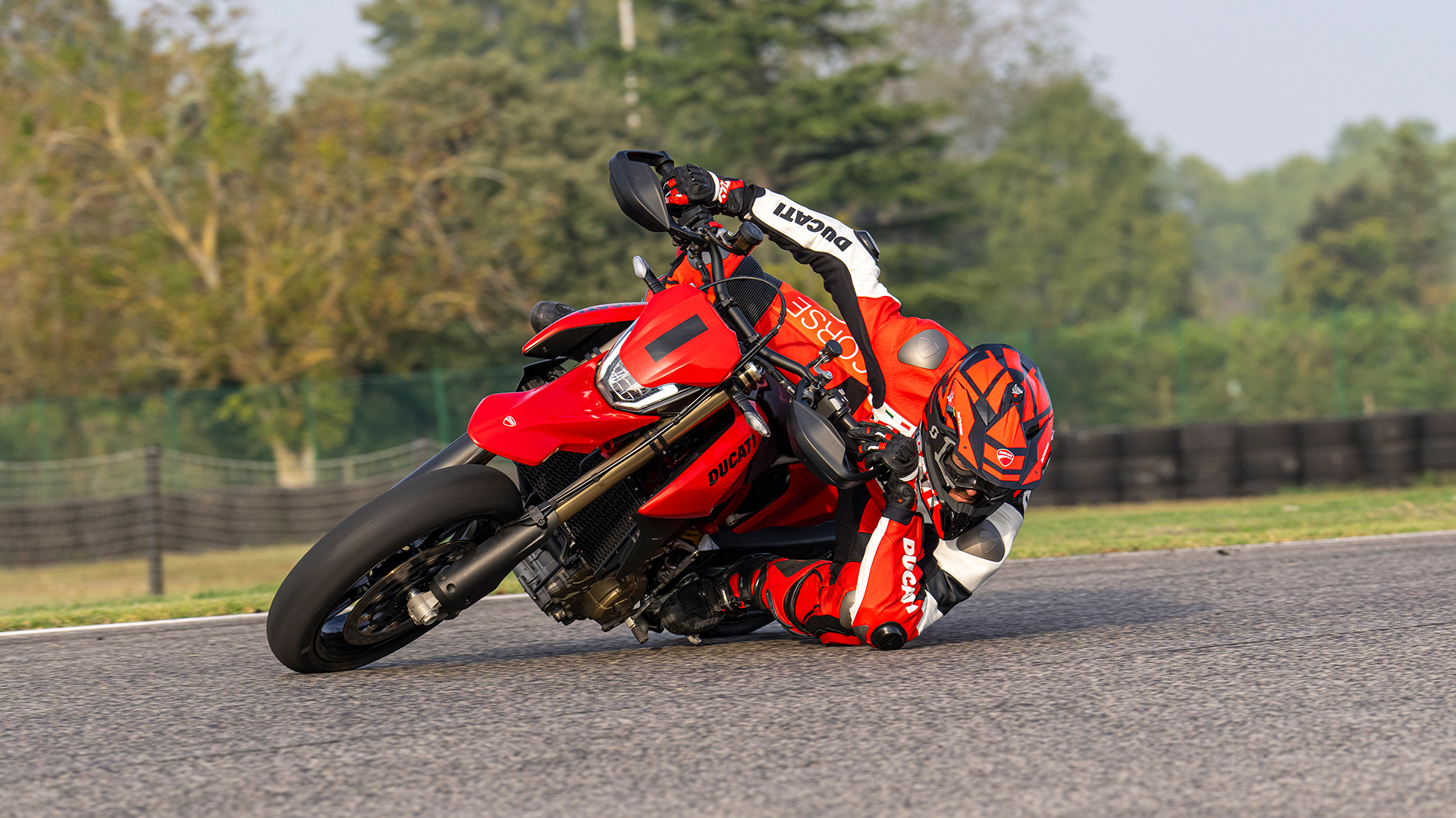 2024 Ducati Hypermotard - 698 Mono for sale in the Pompano Beach, FL area. Get the best drive out price on 2024 Ducati Hypermotard - 698 Mono and compare.