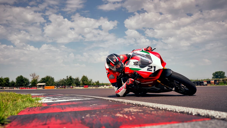 2024 Ducati Panigale - V2 Bayliss for sale in the Pompano Beach, FL area. Get the best drive out price on 2024 Ducati Panigale - V2 Bayliss and compare.