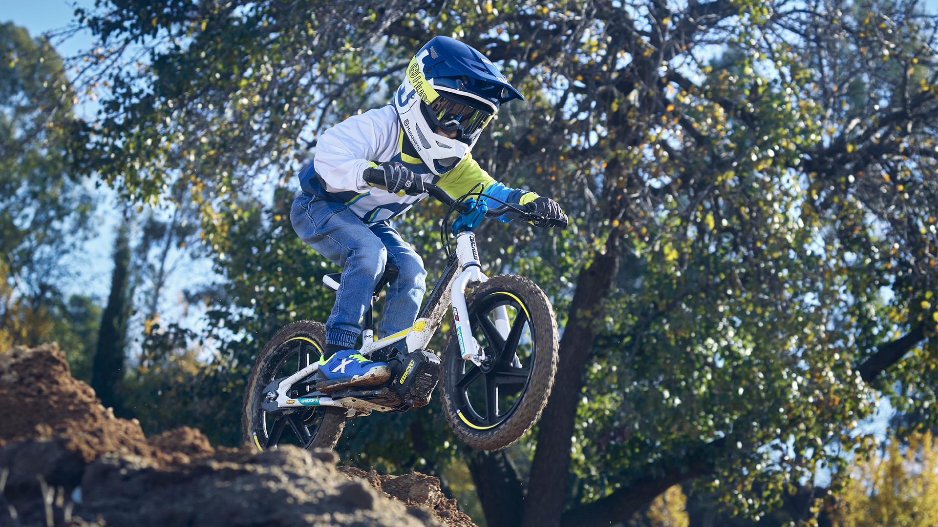 2024 Husqvarna 16eDrive - Base for sale in the Pompano Beach, FL area. Get the best drive out price on 2024 Husqvarna 16eDrive - Base and compare.
