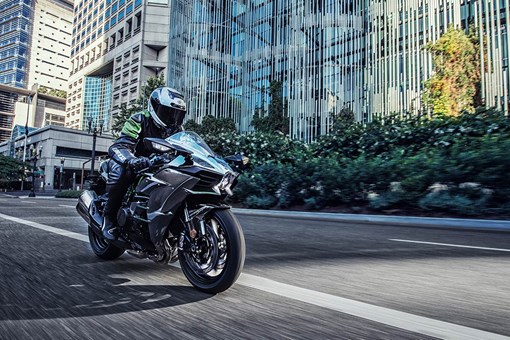 2024 Kawasaki NINJA H2® - ABS for sale in the Pompano Beach, FL area. Get the best drive out price on 2024 Kawasaki NINJA H2® - ABS and compare.