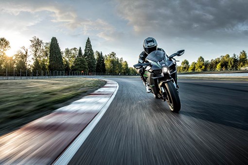 2024 Kawasaki NINJA H2® - Carbon ABS for sale in the Pompano Beach, FL area. Get the best drive out price on 2024 Kawasaki NINJA H2® - Carbon ABS and compare.