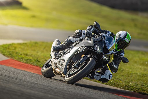 2024 Kawasaki NINJA® ZX™ - 6R ABS for sale in the Pompano Beach, FL area. Get the best drive out price on 2024 Kawasaki NINJA® ZX™ - 6R ABS and compare.