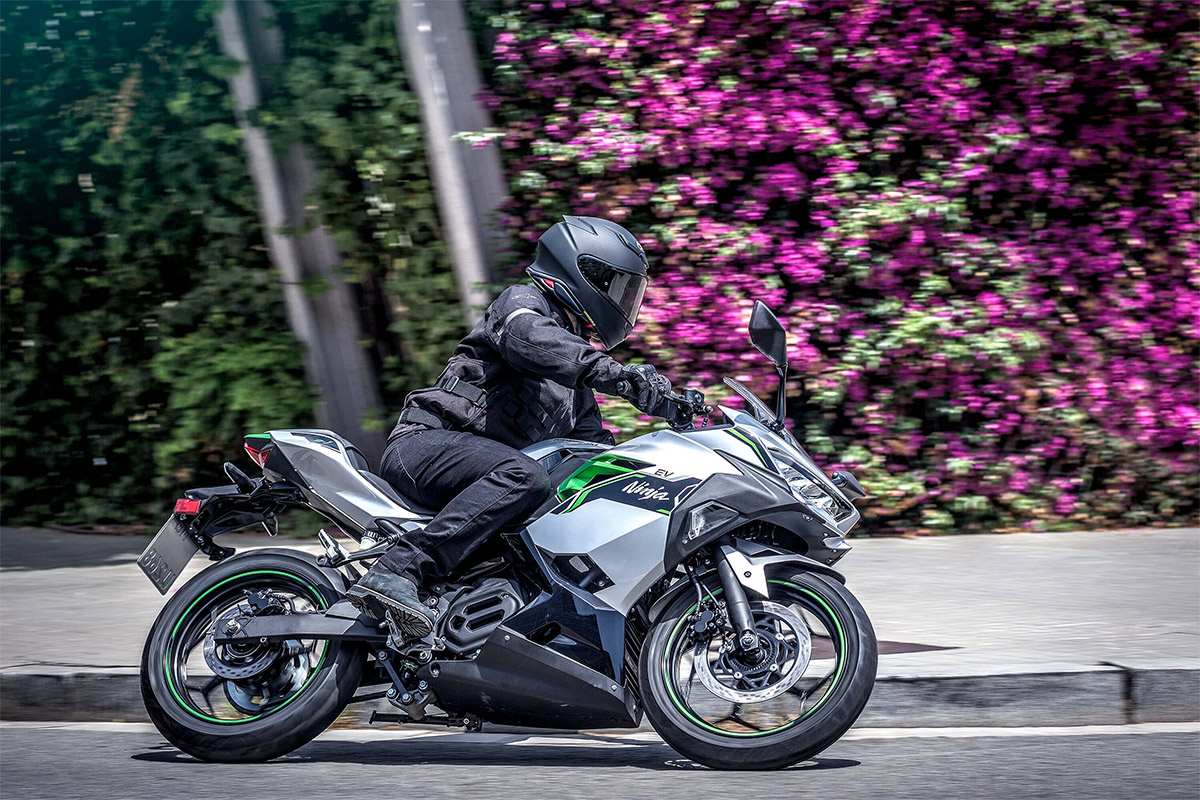 2024 Kawasaki NINJA® e-1 - ABS for sale in the Pompano Beach, FL area. Get the best drive out price on 2024 Kawasaki NINJA® e-1 - ABS and compare.