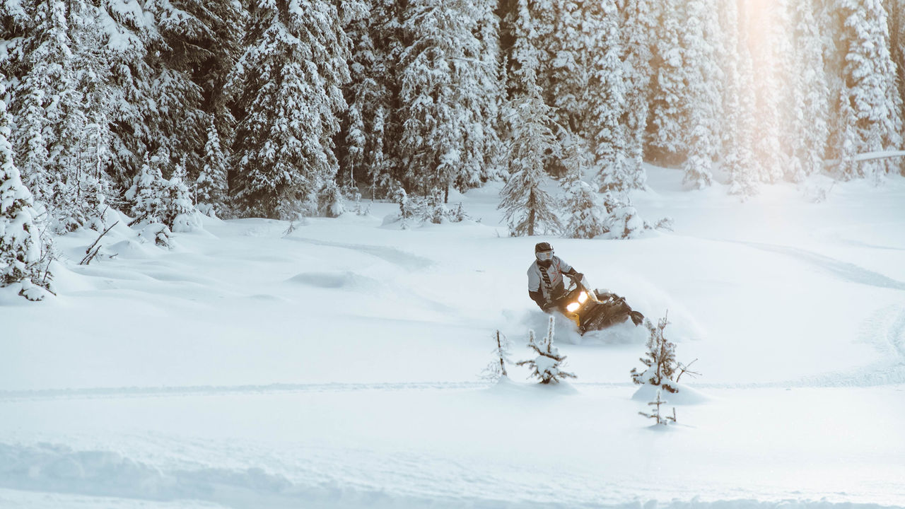 2024 Ski-Doo TUNDRA Sport - 600 ACE™ for sale in the Pompano Beach, FL area. Get the best drive out price on 2024 Ski-Doo TUNDRA Sport - 600 ACE™ and compare.