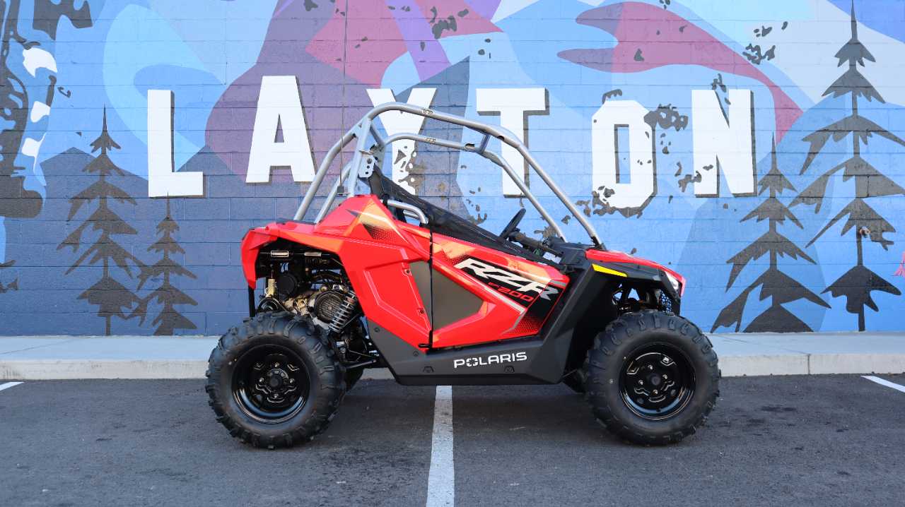 POLARIS RZR 200 EFI
