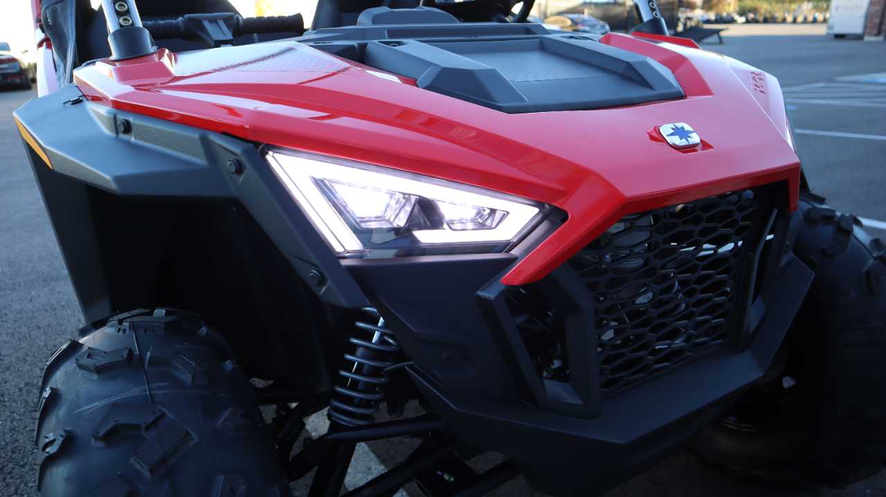 POLARIS RZR 200 EFI