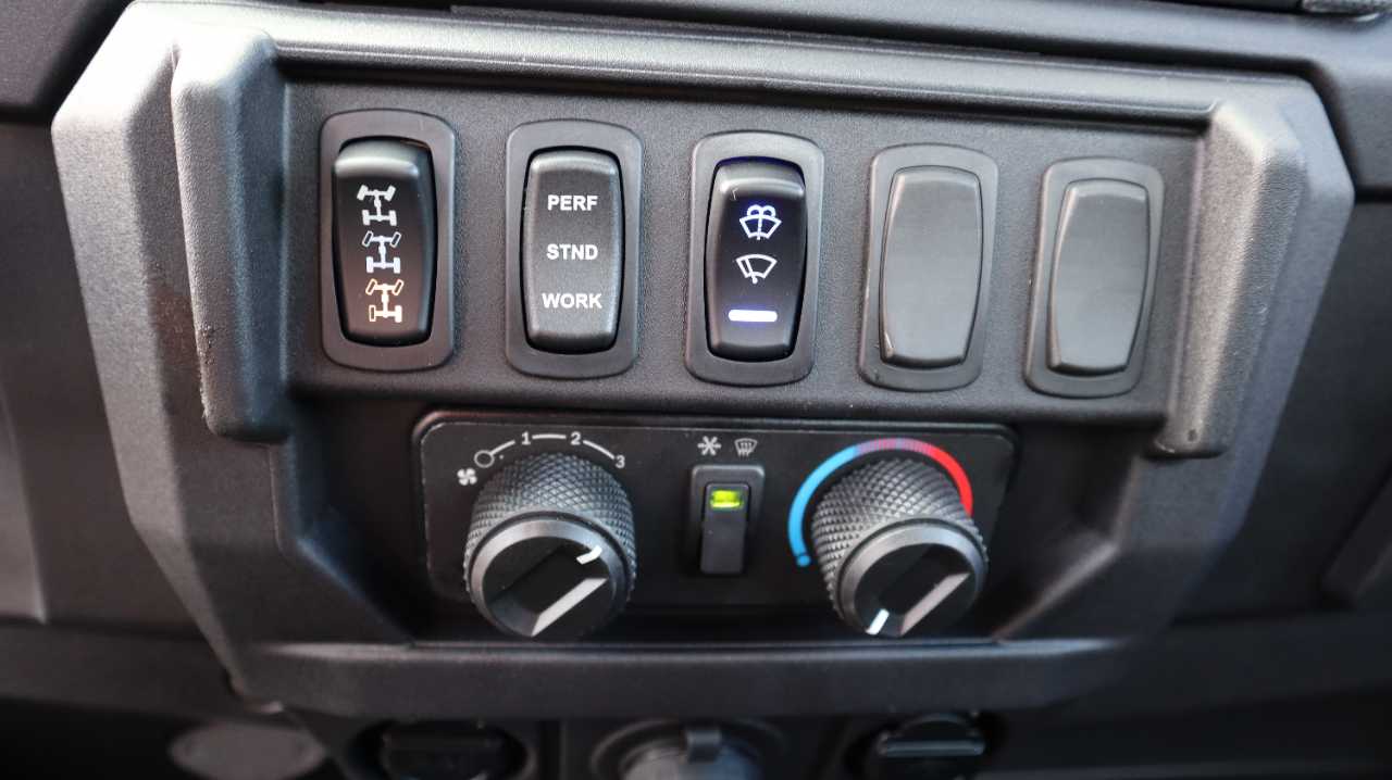 POLARIS RANGER XP 1000 CAB