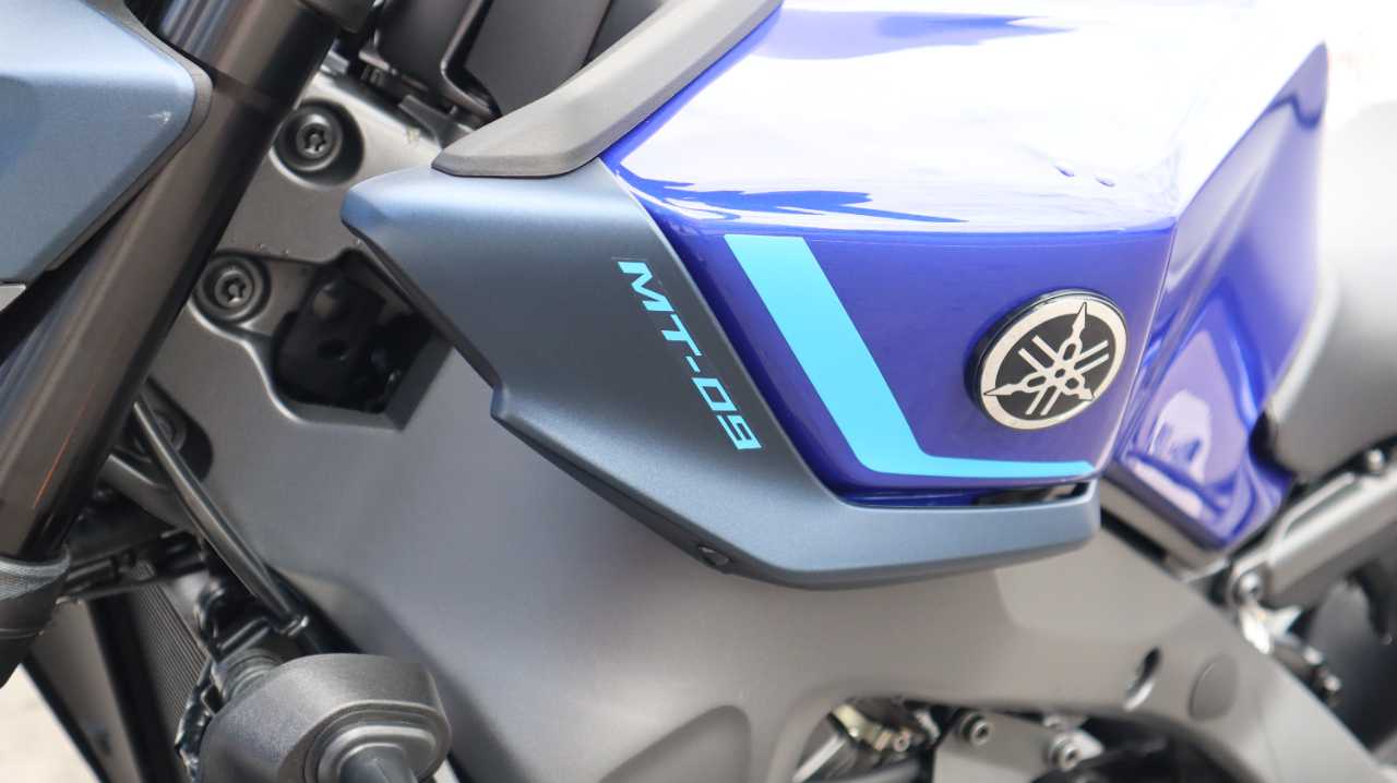 YAMAHA MT 09 TEAM YAMAHA BLUE