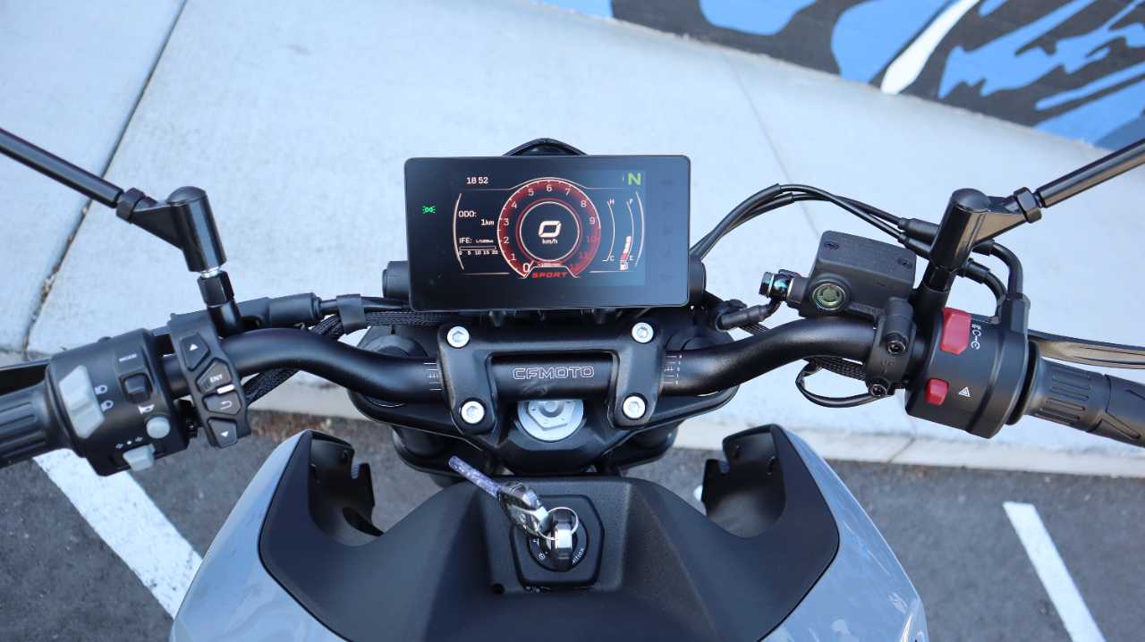 CFMOTO 300NK