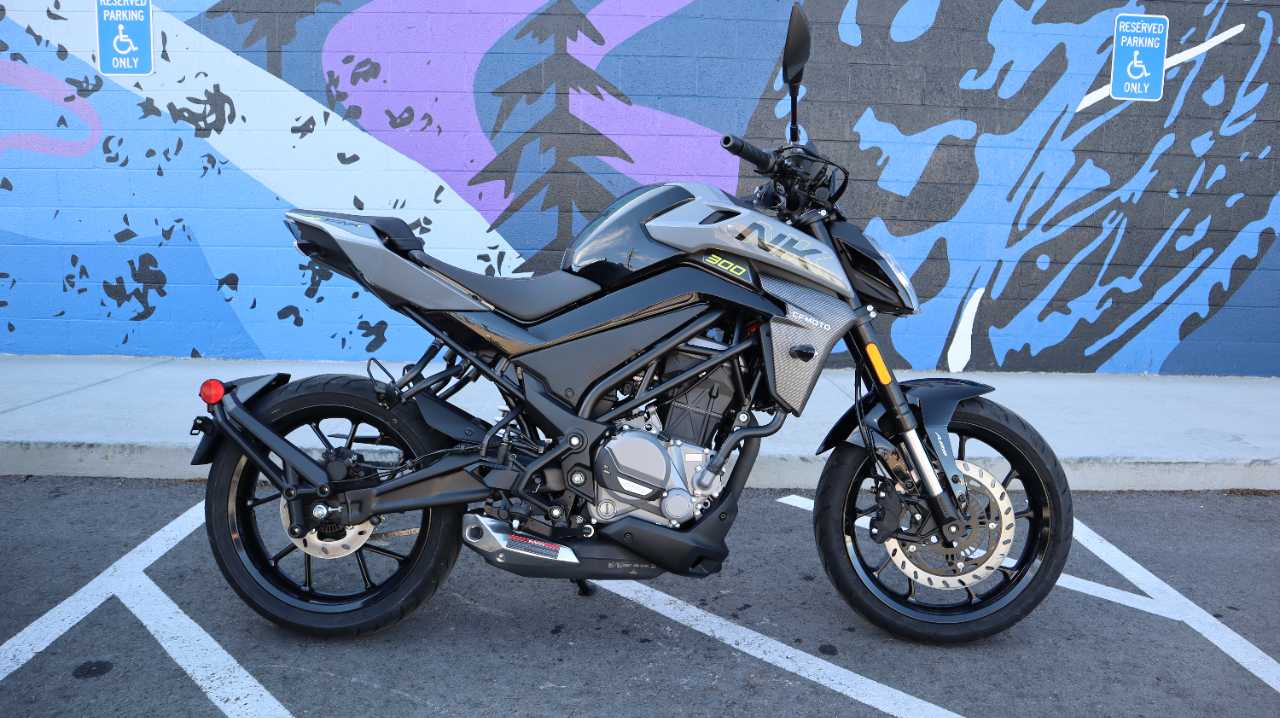 CFMOTO 300NK