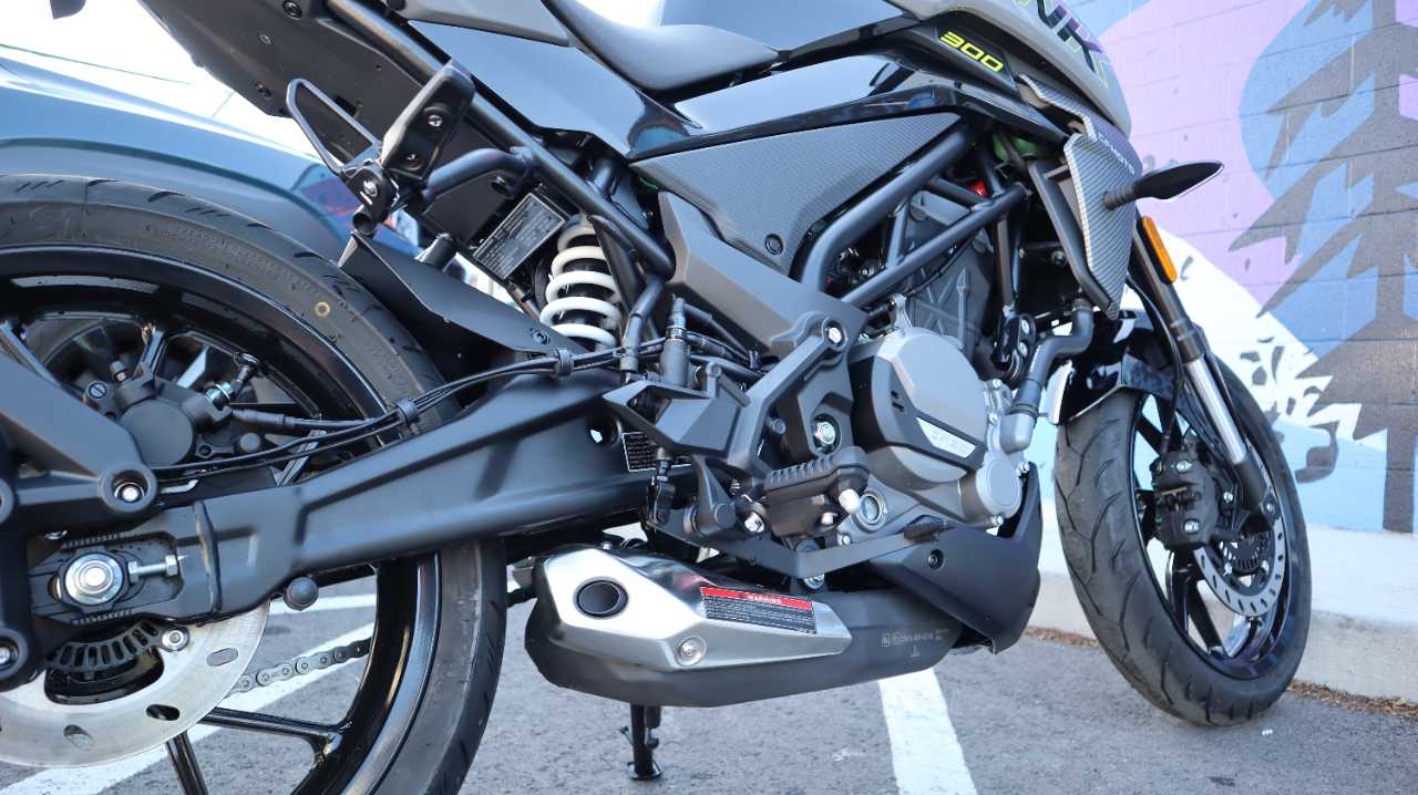 CFMOTO 300NK
