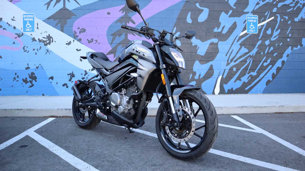 CFMOTO 300NK