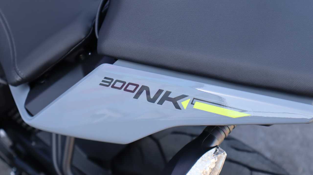 CFMOTO 300NK