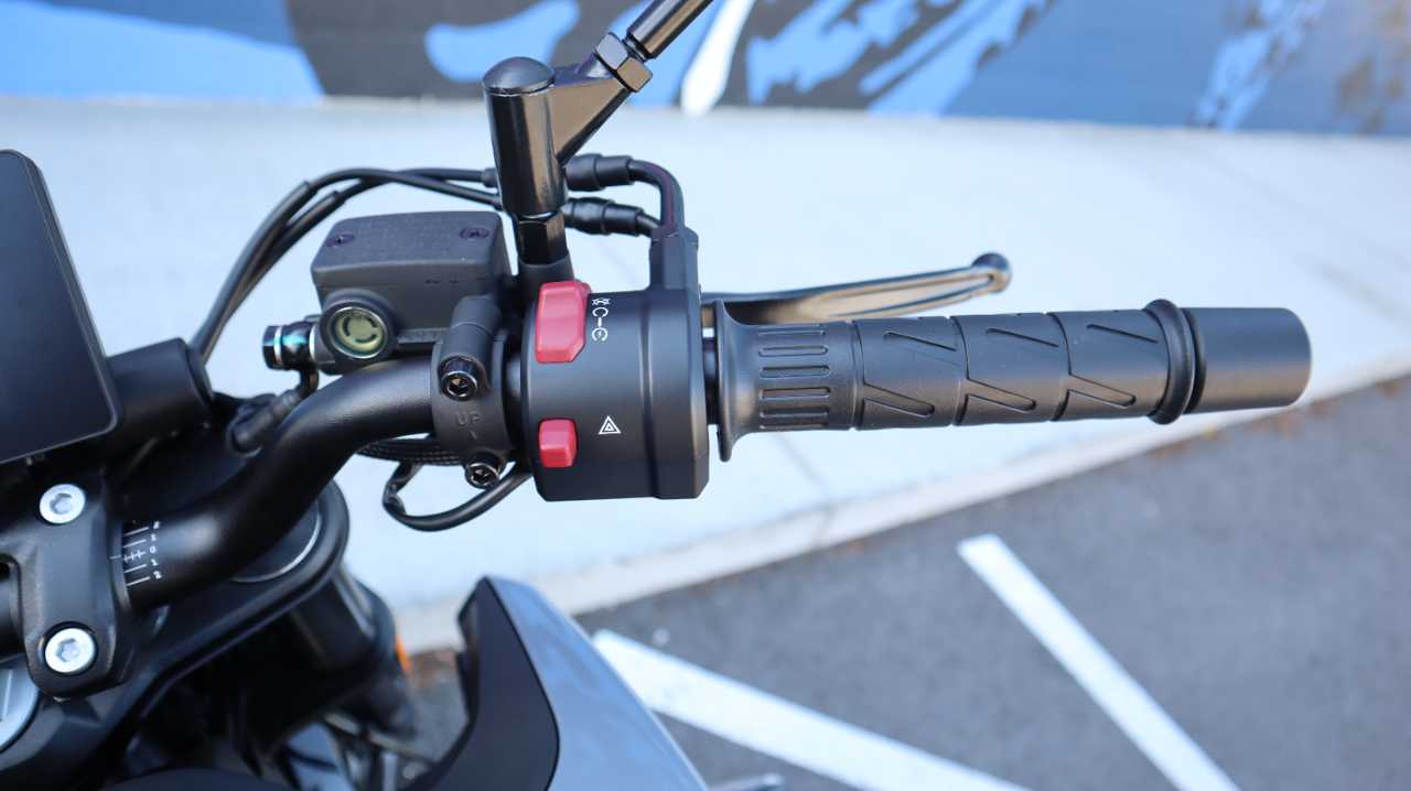 CFMOTO 300NK