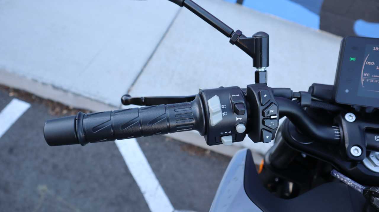 CFMOTO 300NK