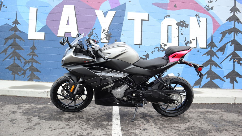CFMOTO 300SS