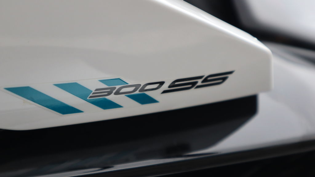 CFMOTO 300SS