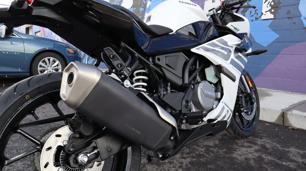 CFMOTO 300SS