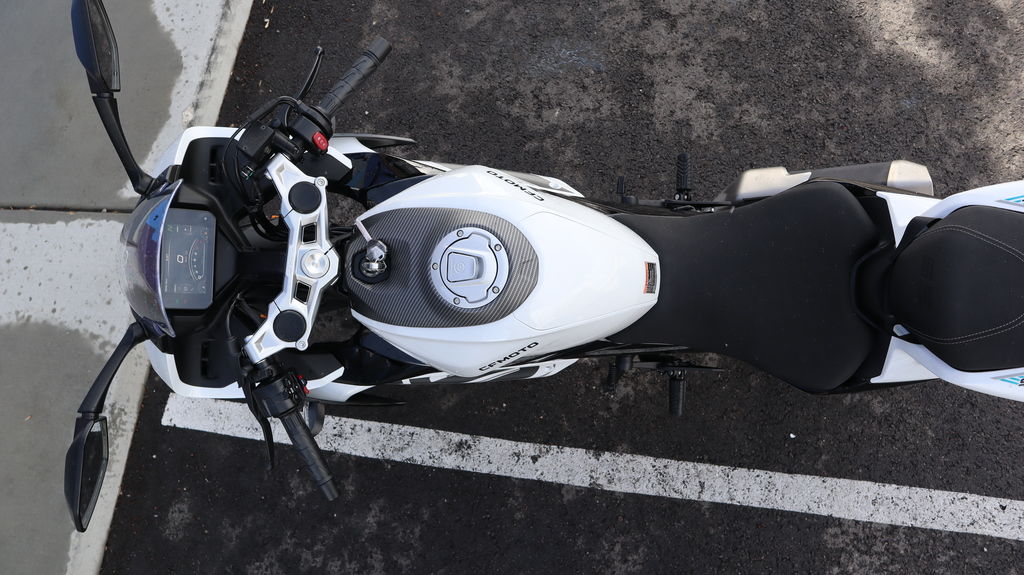 CFMOTO 300SS