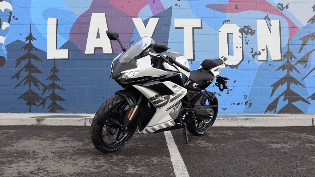 CFMOTO 300SS