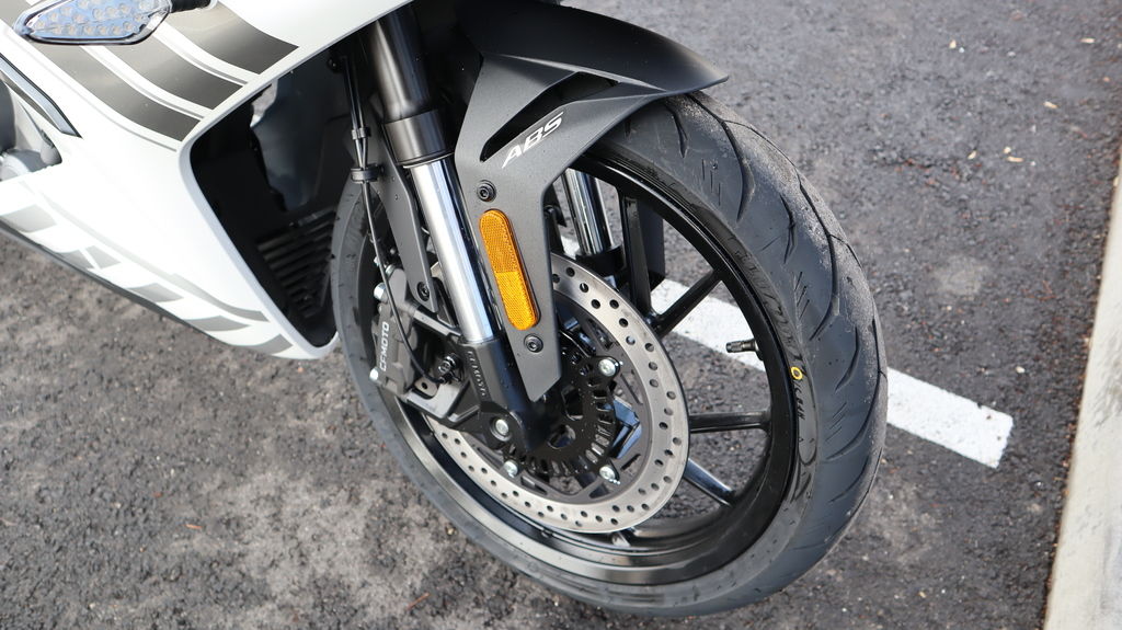 CFMOTO 300SS