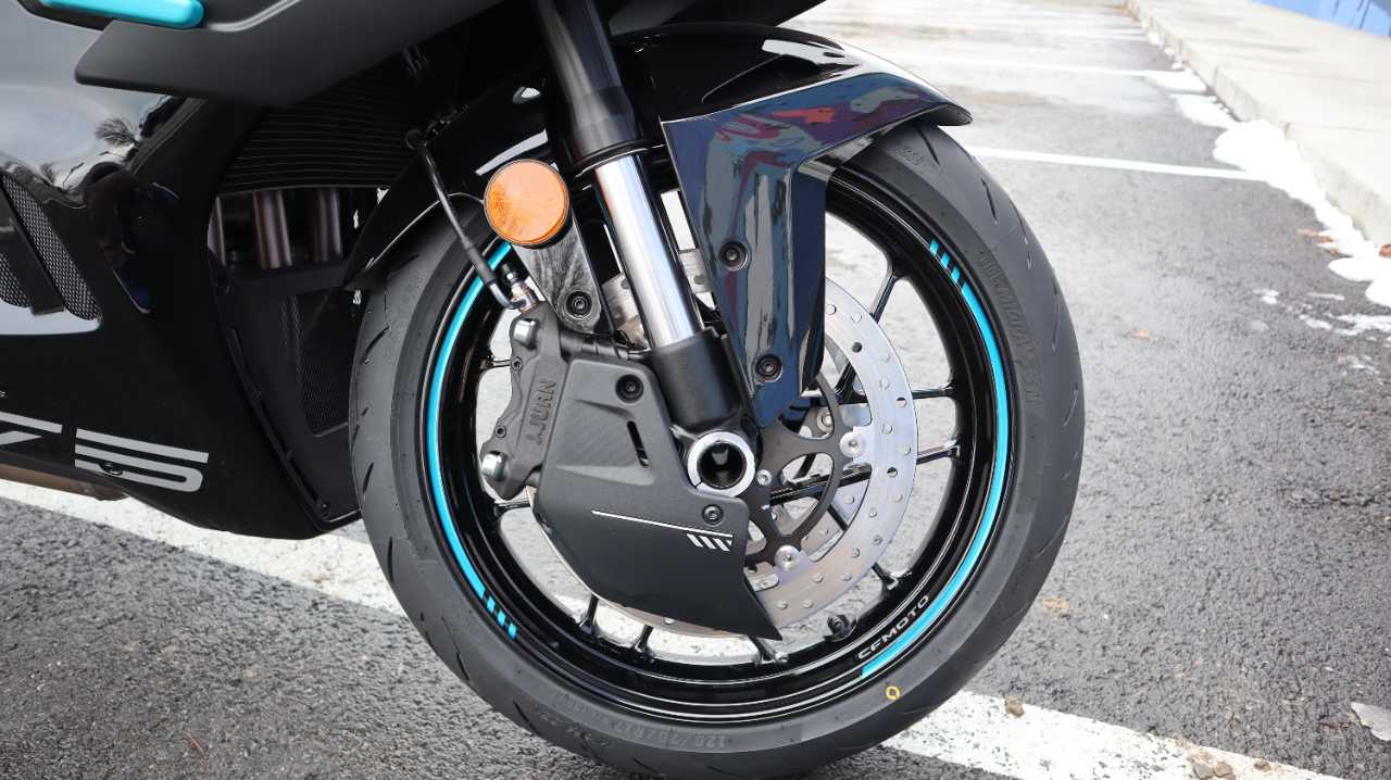 CFMOTO 675SS